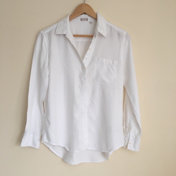 Aritzia Tops - Aritzia White casual shirt Sunday best